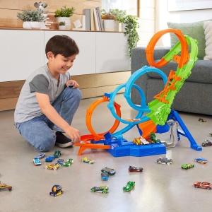 Set pista Hot Wheels cu 4 loop-uri, 3 benzi de crash si accelerator electric, HXT06 - Img 2