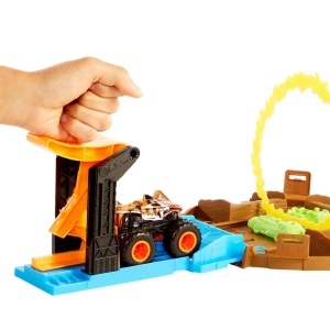 Set Stunt pentru Masini Hot Wheels GVK48, Arena cu Rampa, 1 Masina 164 si 1 Monster Truck - Img 4