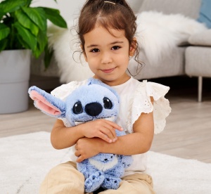 Simba Disney Live Action Stitch, 6315870511 figurina de plus moale si dragalasa de 25 cm, fidela originalului, in picioare, Pentru bebelusi si copii de la 0 luni - Img 4