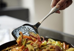Spatula din silicon Fissler Essential cu maner din otel inoxidabil, 34 cm - Img 4