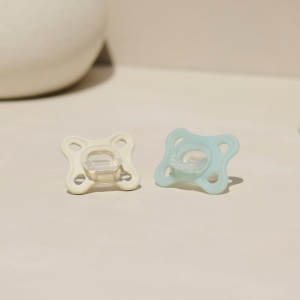 Sucitor pentru bebelusi MAM Comfort, set 2 bucati, silicon SkinSoft, albastruverde - Img 2