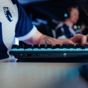 Tastatura gaming wireless Alienware Pro WR47C, 75 compacta, RGB, Hot-Swap - Img 15