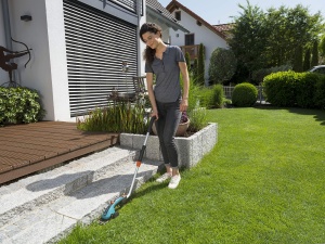Telescop cu roti GARDENA pentru taiere ergonomica, inaltime ajustabila 74-96 cm - Img 4