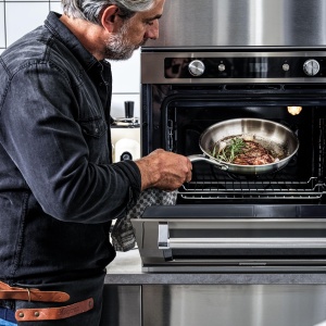 Tigaie din inox KitchenAid MultiPly 24 cm, 3.10 L, cu capac din sticla - Img 4