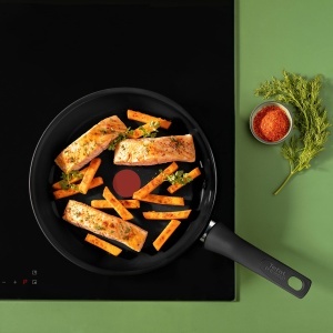 Tigaie Tefal Renew On Black 28 cm, ceramica, reciclata, neagra - Img 2