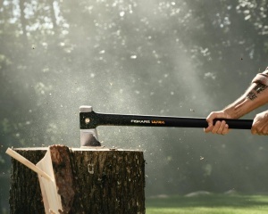 Topor Fiskars Ultra Spaltaxt U32 815 cm Negru Lama cu Acoperire ToughCoat - Img 3