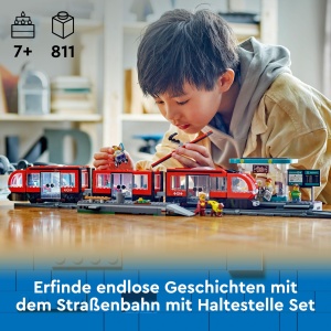 Tramvai LEGO City 60423 cu Haltestatie, 811 piese, 6 Minifiguri, pentru copii de la 7 ani - Img 2
