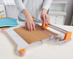 Trimmer rotativ Fiskars ProCision 30,5 cm, autoascutitor, pentru materiale groase - Img 4