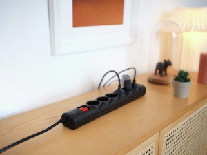 Trust Surge Guard Protector de supratensiune cu 6 porturi Negru - Img 4