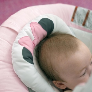Balansoar pentru bebelusi Bright Starts Minnie Mouse, roz, cu muzica si 3 jucarii - Img 2