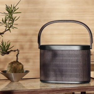 Boxa portabila Bang Olufsen Beosound A5 - Sunet 360, Lemn Stejar Inchis - Img 7