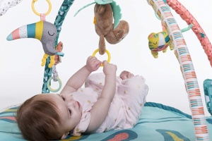 Covor de joaca Infantino 4-in-1 Deluxe, cu 4 jucarii detasabile, culori tropicale - Img 5