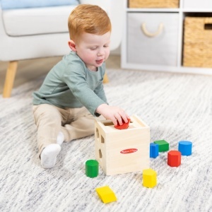 Cub sortator din lemn Melissa Doug, 12 forme colorate, pentru copii 2-5 ani - Img 2