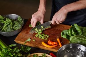 Cutit Santoku Fiskars Sensei 1024271, 16.5 cm, otel inoxidabil, maner ergonomic - Img 2