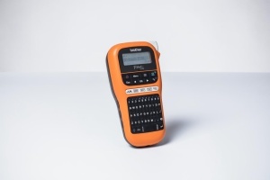 Dispozitiv de Etichetare Brother PTE110VP, QWERTZ, 20 mms, Include Koffer - Img 4