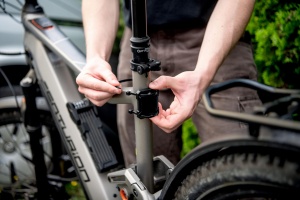 Dispozitiv de urmarire Metabo Tracker Pro, IP67, baterie CR2450, compact - Img 5