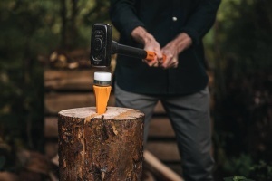 Drept Spalt Keil Fiskars SAFE-T, Otel Hardenit, Culoare Portocalie, 2.53 kg - Img 5