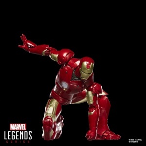 Figurina de colectie Iron Man Mark III, Hasbro, 15 cm, 4 accesorii - Img 3