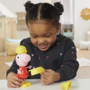 Figurina de joc Peppa Wutz cu 6 accesorii, 15 cm, pentru copii - Img 7