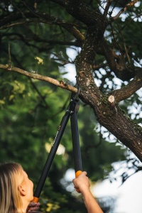 Foarfeca de gradina Fiskars PowerGear II, 70 cm, pentru lemn proaspat, negruorange - Img 6