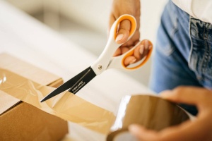 Foarfeca universala Fiskars 21 cm, titan, inox, manere plastic, alborange - Img 4