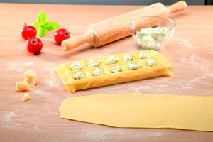 Formator Ravioli Tescoma DELICIA, 10 forme, plastic, usor de curatat - Img 3