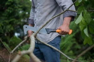 Macheta Fiskars XA3, 50.5 cm, Lama din otel intarit, Maner ergonomic, NegruPortocaliu - Img 7