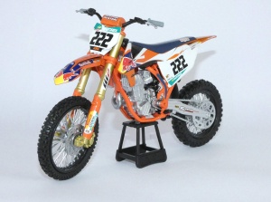 Masina de curse New Ray NR58123 110 Red Bull KTM 450 SX-F Cairoli, 21 cm - Img 3