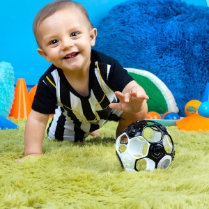 Minge Rassel pentru Bebei Bright Starts Grippin Goals, Negru si Alb, Usor de Apucat - Img 3