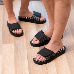 Pantofi de casa InnovaGoods cu acupresiune, marimea S, 82 puncte de masaj - Img 4