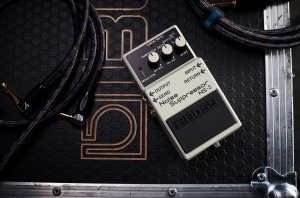 Pedala de Anulare a Zgomotului BOSS NS-2, Regleaza THRESHOLD, DECAY, MOD - Img 3