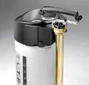 Pulverizator pentru sarcini grele GLORIA 510 TK Profiline | Capacitate 10 L | Pulverizator profesional sub presiune din otel inoxidabil | Cu manometru indicator si conexiune compresor | 6 baruri | Rezistent la ulei - Img 4