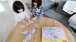 Puzzle-uri HABA Einhorn Glitzergluck 3 Piese cu 12, 15 si 18 Elemente Ideal pentru Copii 3 - Img 7