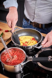 Racleta de aluat ROSLE spatula de aluat de inalta calitate ca ajutor pentru coacere si gatit silicon rezistent la uzura negru 26 x 45 x 10 cm otel ino - Img 3