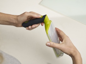 Razatoare 2-in-1 Joseph Joseph Twist grosiera si fina verde - Img 5