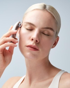 Roller de Racire ZWILLING pentru Masaj Facial, Culoare Alb, Din Otel Inoxidabil - Img 2