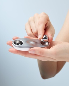 Roller de Racire ZWILLING pentru Masaj Facial, Culoare Alb, Din Otel Inoxidabil - Img 12