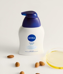 Sapun lichid NIVEA Creme Soft cu ulei de migdale, 250 ml - Img 2