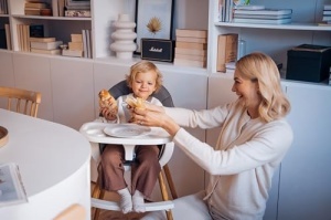 Scaun de masa pentru copii MoMi REKI 2-in-1, 6-36 luni, 5 puncte de siguranta - Img 10
