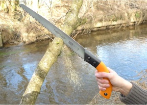 Sega manuala Fiskars SW84 pentru lemn proaspat, lama 33 cm, negruportocalie - Img 4