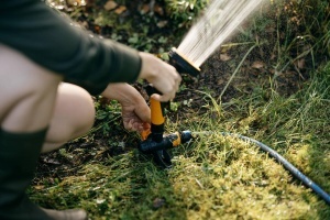 Set de Irigare Fiskars, 2-in-1, cu Sprinkler si Spray, Comfort, 1070830 - Img 6