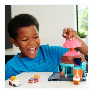 Set de joaca Hot Wheels City Downtown Eiskrem-Strudel cu 1 masinuta 164 - Img 2