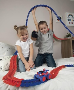 Set Extindere Pista Auto Spidey FleXtreme - 72 Piese, 1,72 Metri, Multicolor - Img 4