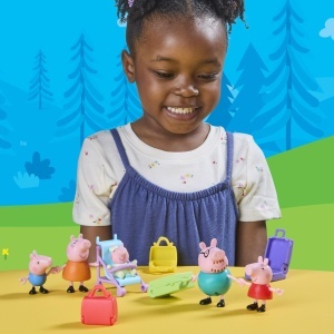 Set Figurine Peppa Pig - Peppa pe Drumuri, 5 Figurine si Accesorii, pentru Copii 3 - Img 3