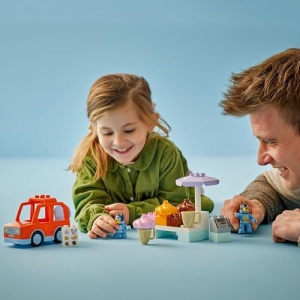 Set LEGO DUPLO Bluey 10458 Eisdiele cu masina si 2 figurine pentru copii 2 ani - Img 9