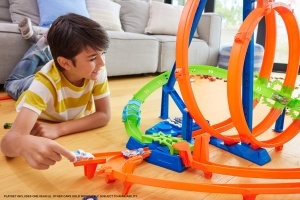 Set Pista Hot Wheels - Crash-Rennen cu 5 Zone de Impact, Accelerare Motorizata, 1 Masinuta Inclusa - Img 2