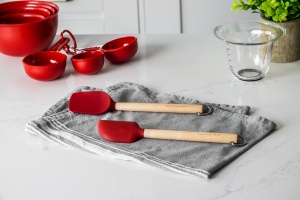 Set ustensile KitchenAid Mini din lemn de mesteacan rosu 2 piese - Img 5