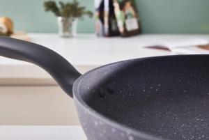 Set vase si tigai Lagostina Antea 8 piese aluminiu gri rezistent la zgarieturi - Img 3