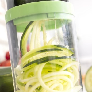 Spiralizator de legume InnovaGoods 3-in-1, manual, alb, multifunctional - Img 6