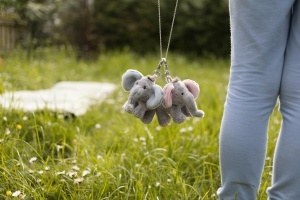 Suport Chei Plush Elefant BabySugar Albastru, 7x9x8 cm - Img 3